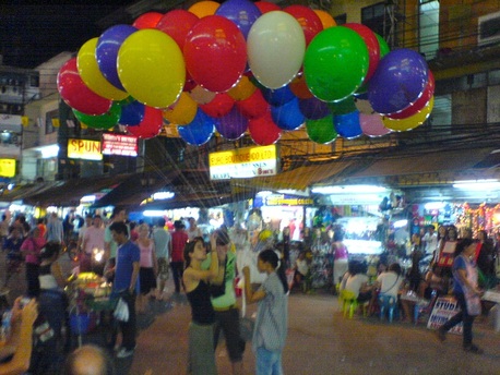 Selling ballons